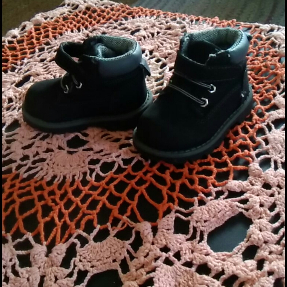 Granimals size 4 faux work boots